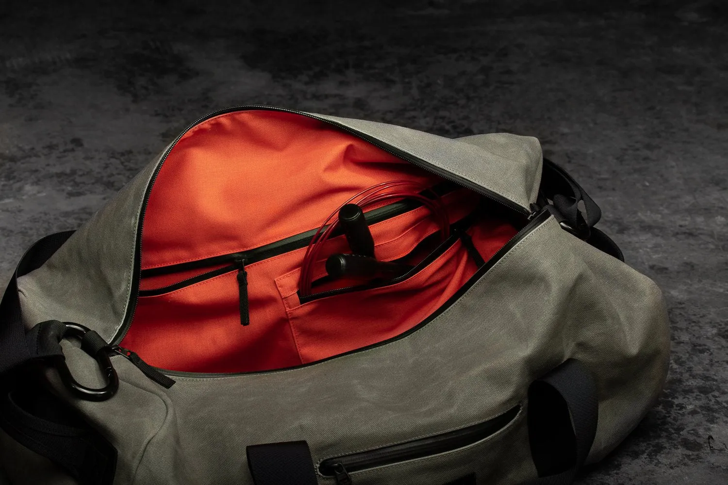 WAXED CANVAS TRADITIONAL DUFFLE